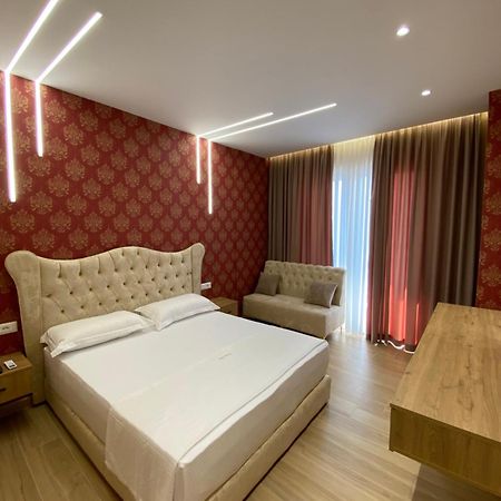 Hotel Vila Dedej ドゥラス エクステリア 写真