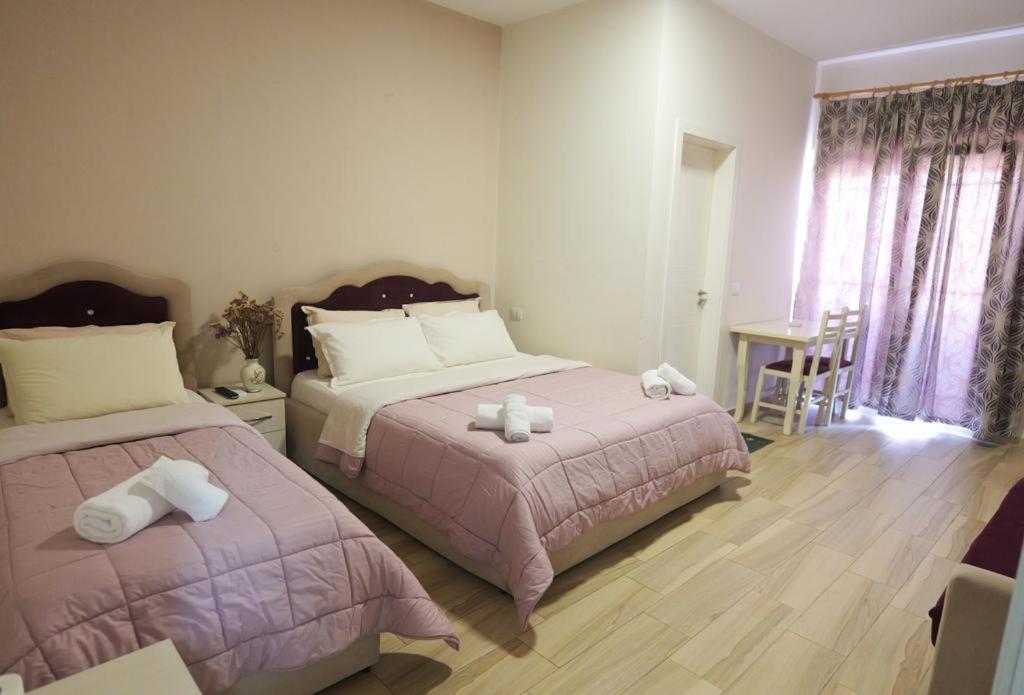 Hotel Vila Dedej ドゥラス エクステリア 写真