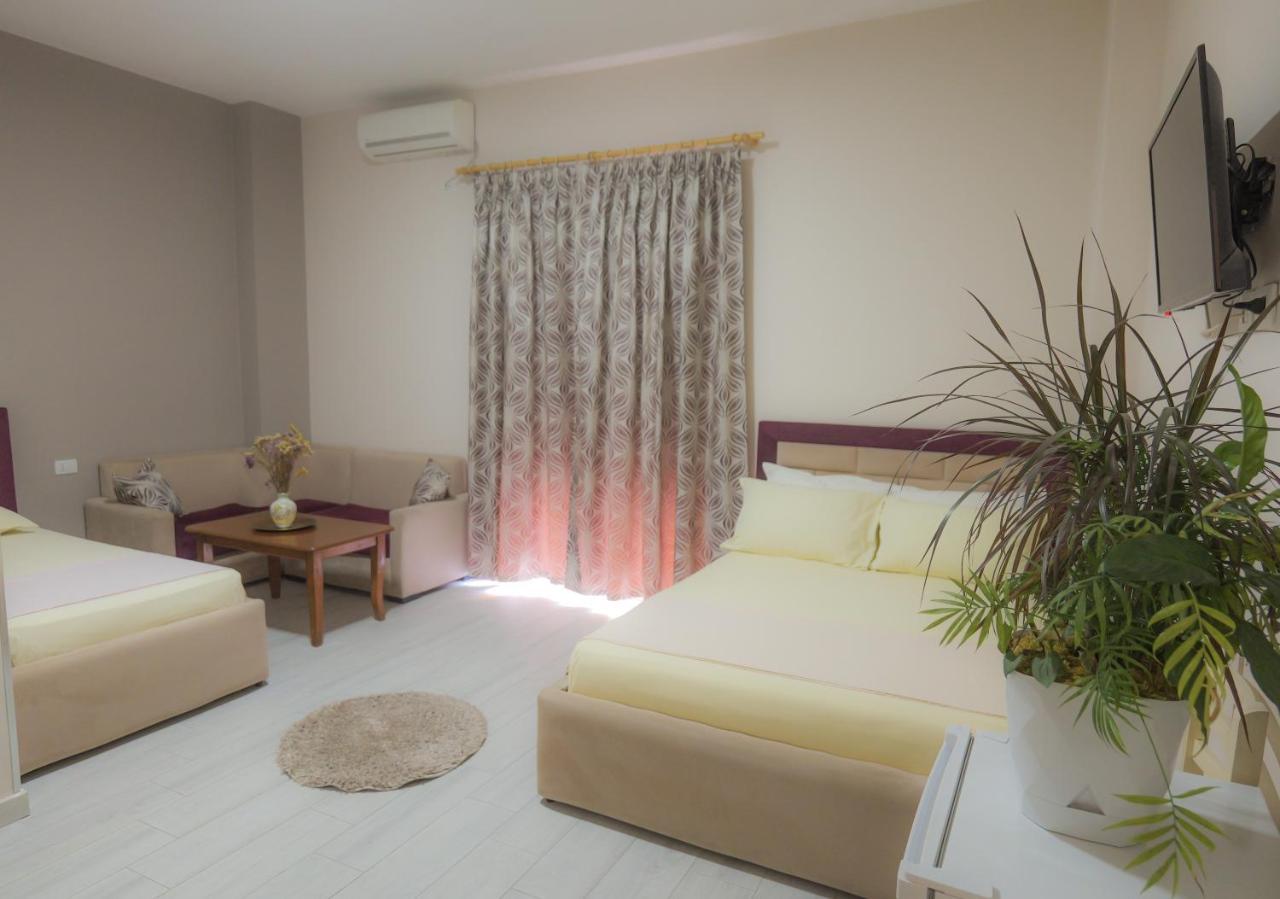 Hotel Vila Dedej ドゥラス エクステリア 写真