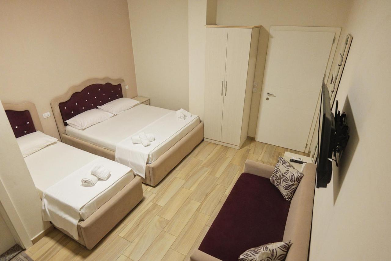 Hotel Vila Dedej ドゥラス エクステリア 写真