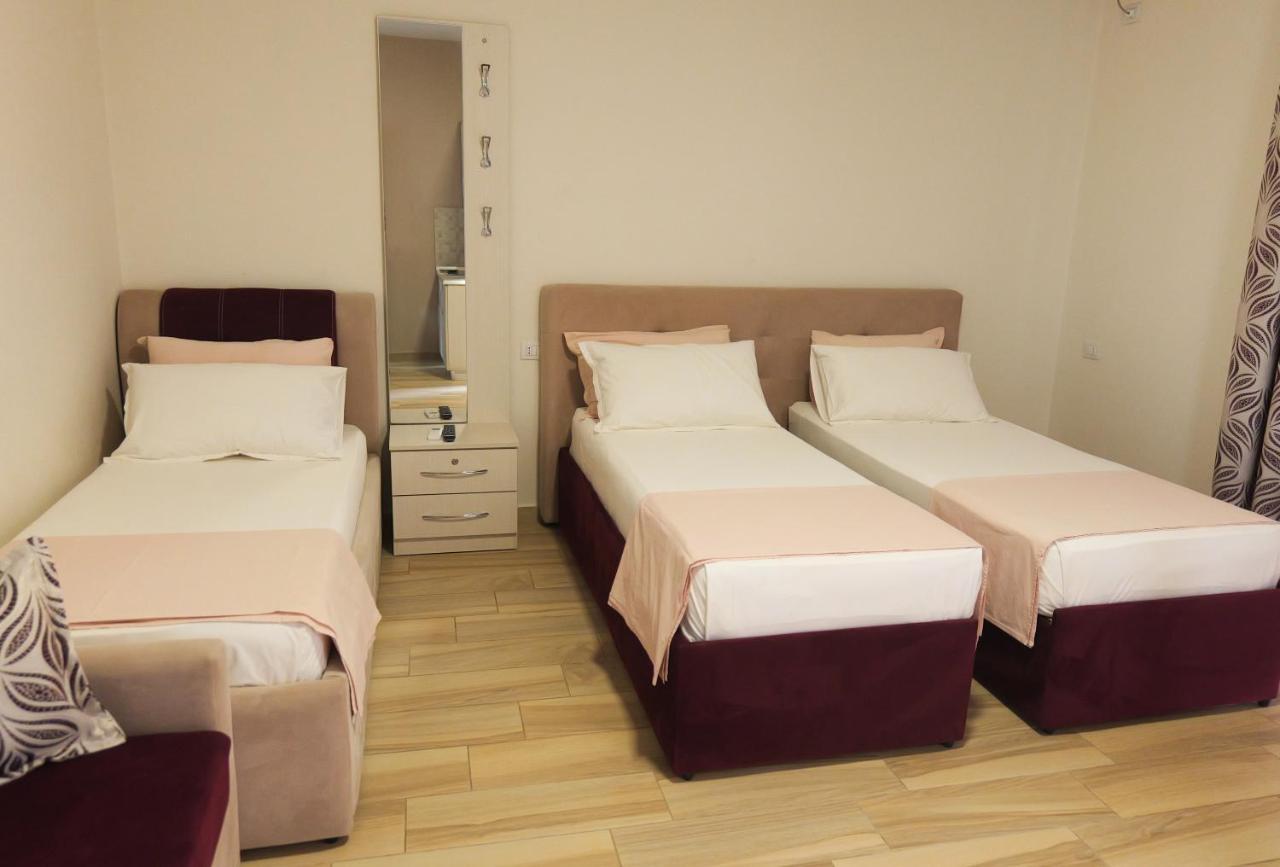Hotel Vila Dedej ドゥラス エクステリア 写真