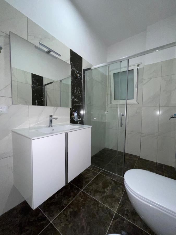 Hotel Vila Dedej ドゥラス エクステリア 写真