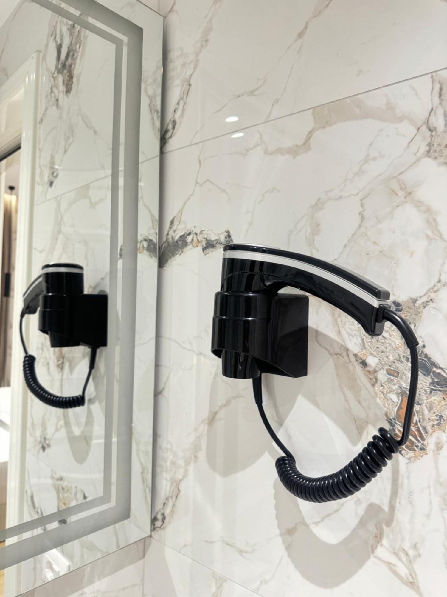 Hotel Vila Dedej ドゥラス エクステリア 写真