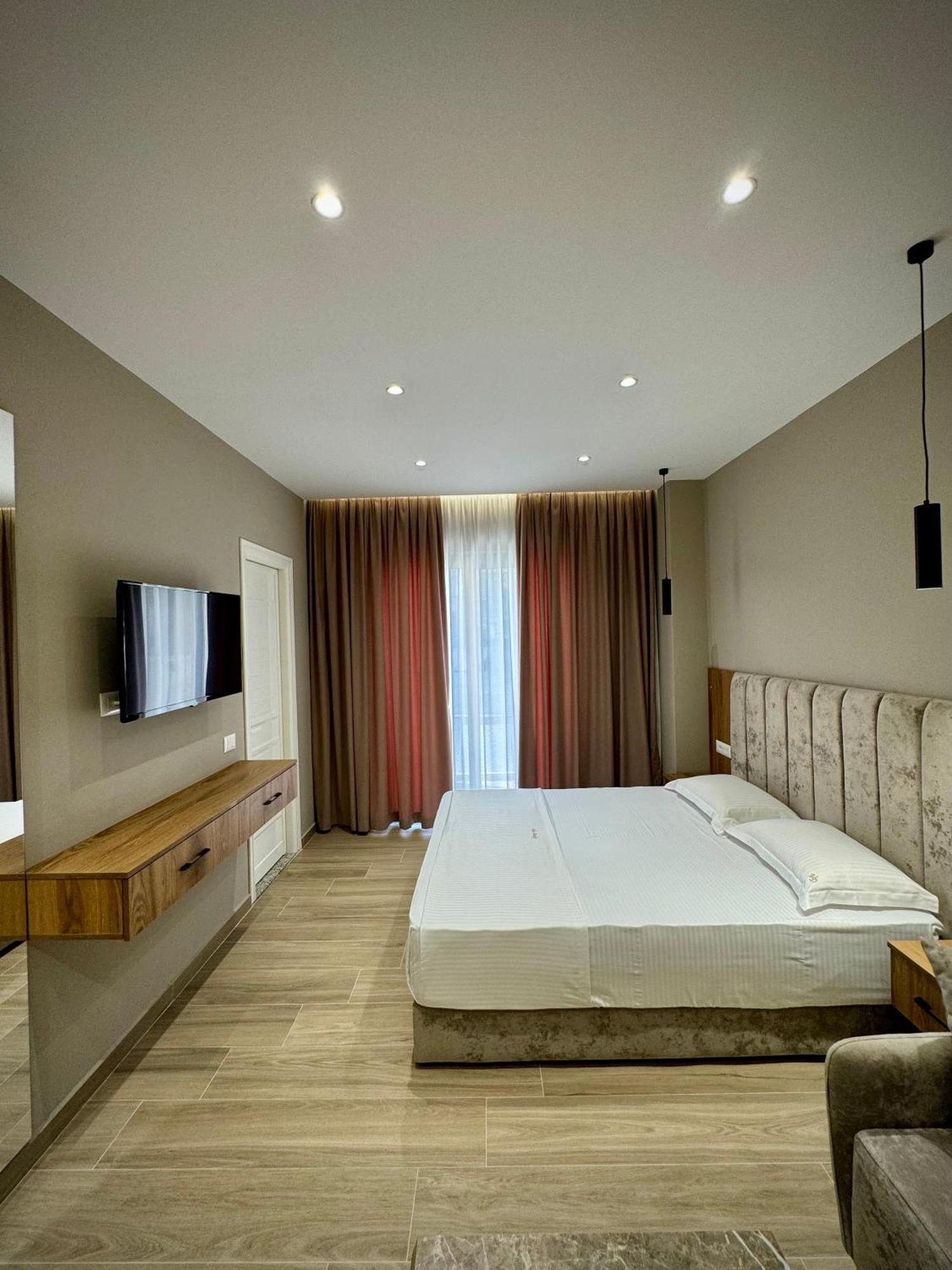 Hotel Vila Dedej ドゥラス エクステリア 写真
