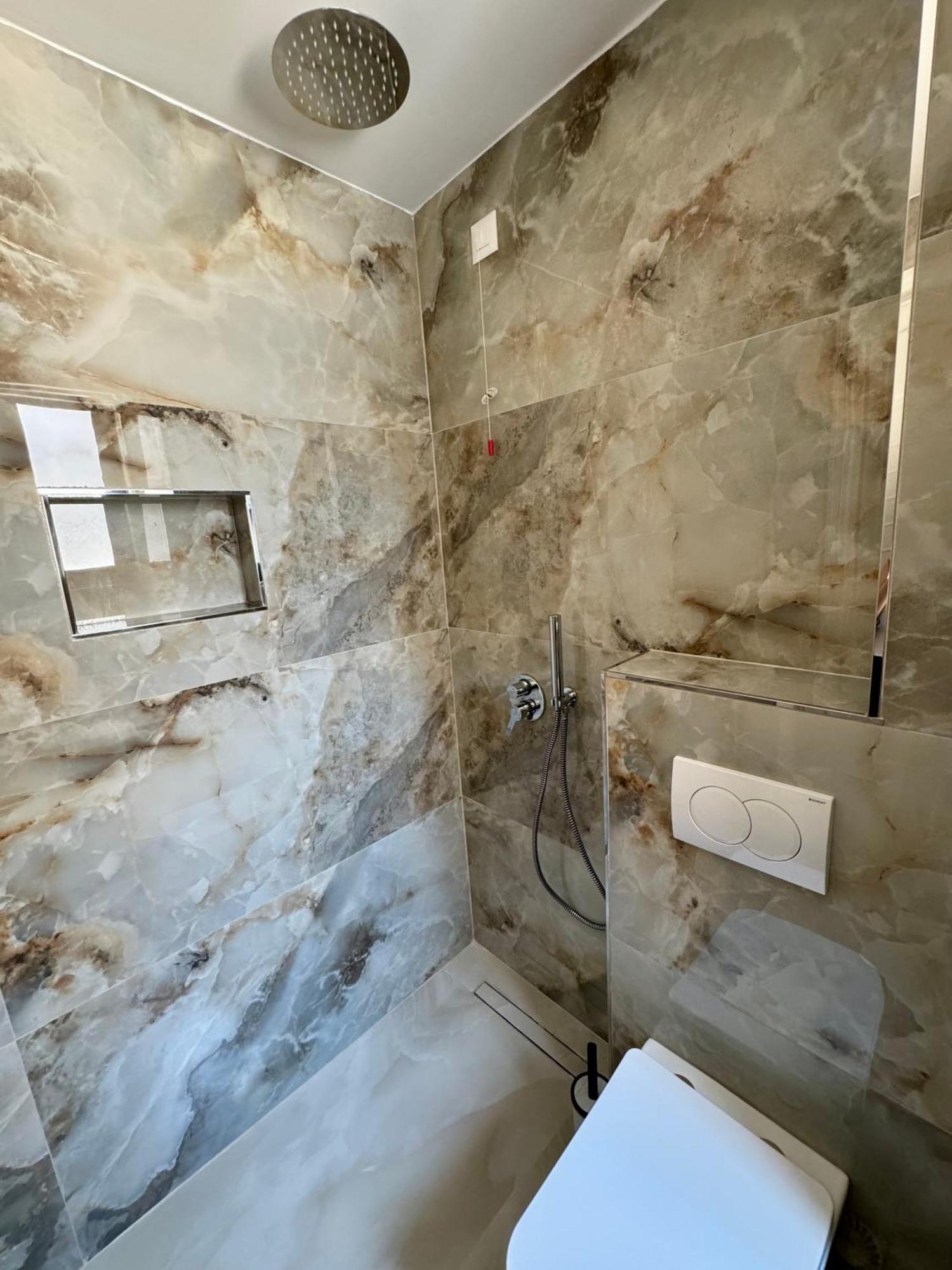 Hotel Vila Dedej ドゥラス エクステリア 写真
