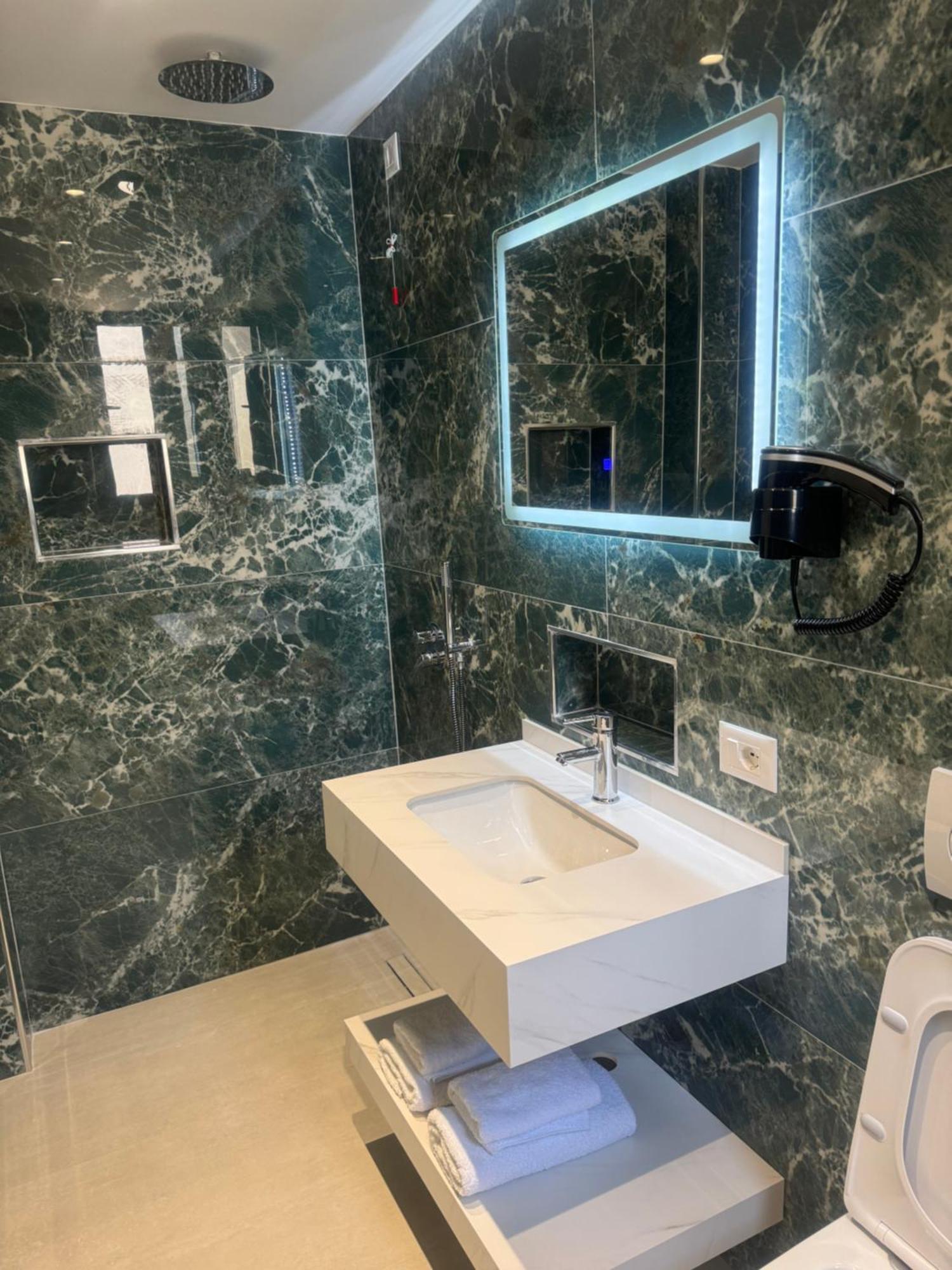 Hotel Vila Dedej ドゥラス エクステリア 写真
