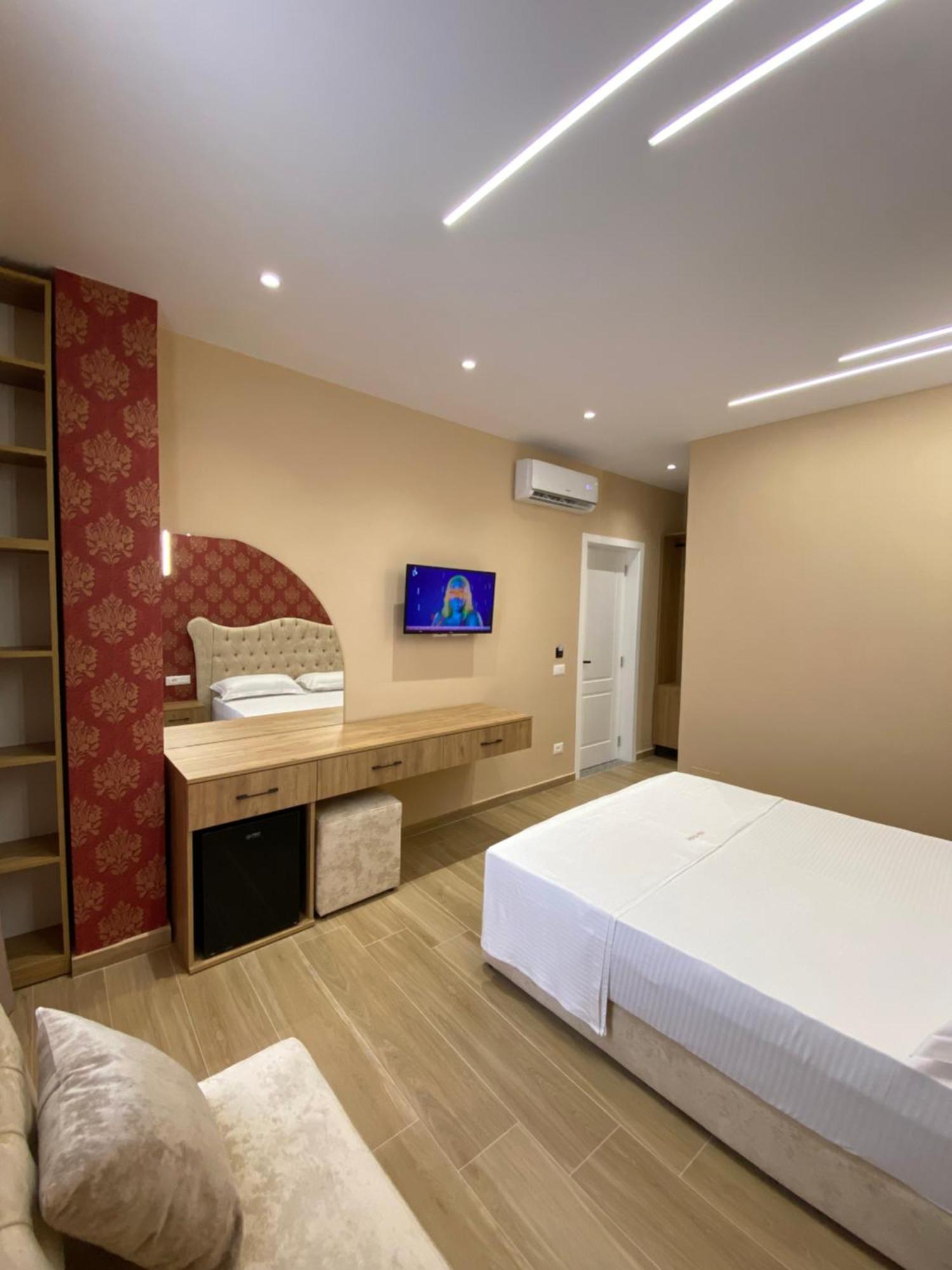 Hotel Vila Dedej ドゥラス エクステリア 写真
