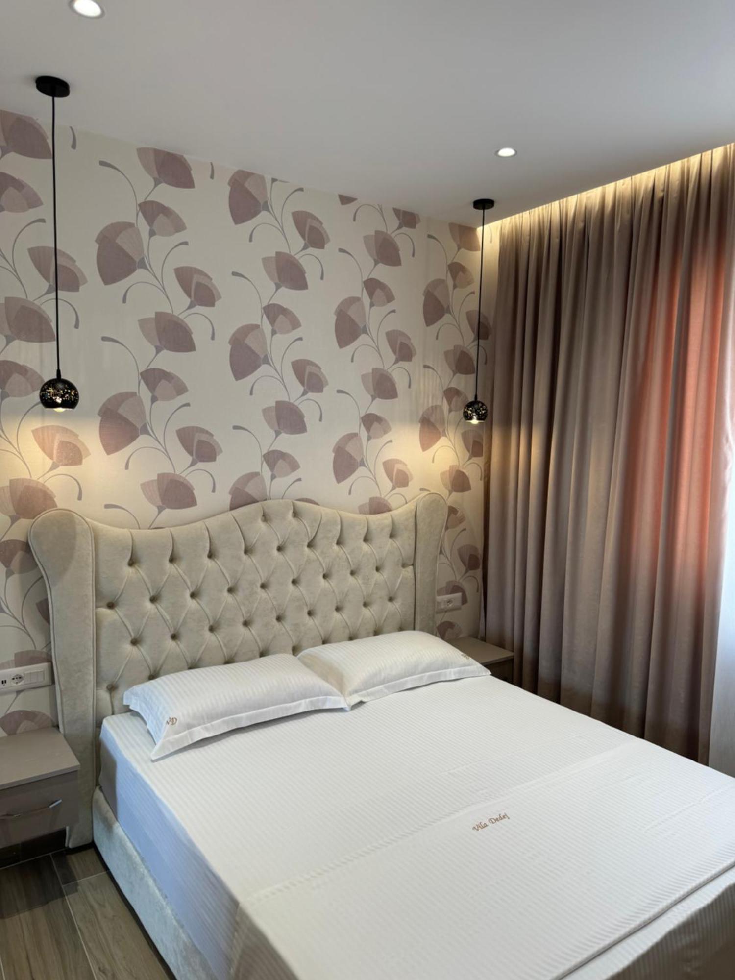 Hotel Vila Dedej ドゥラス エクステリア 写真