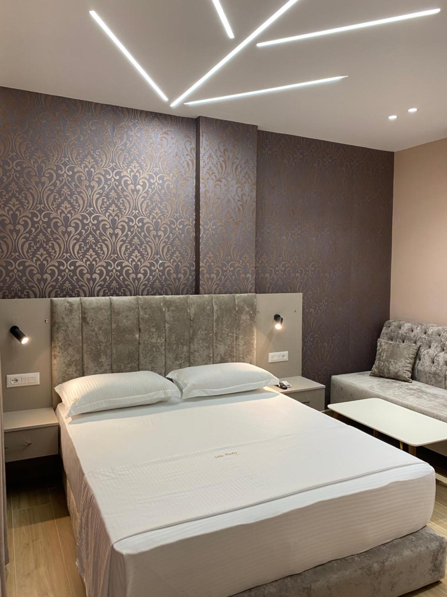 Hotel Vila Dedej ドゥラス エクステリア 写真