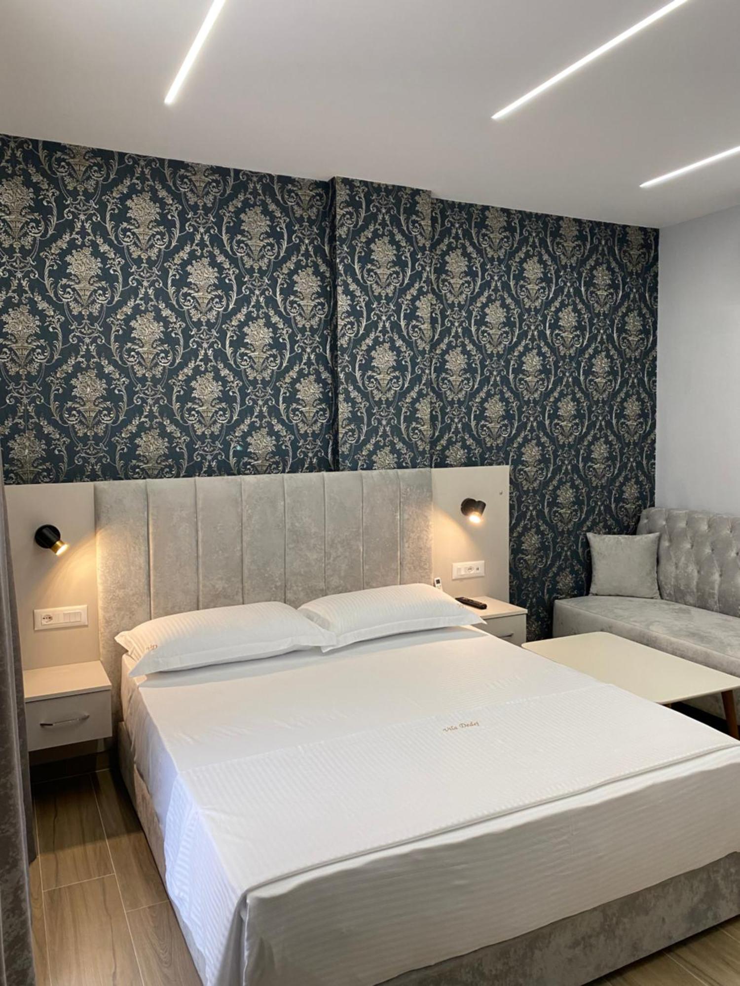 Hotel Vila Dedej ドゥラス エクステリア 写真