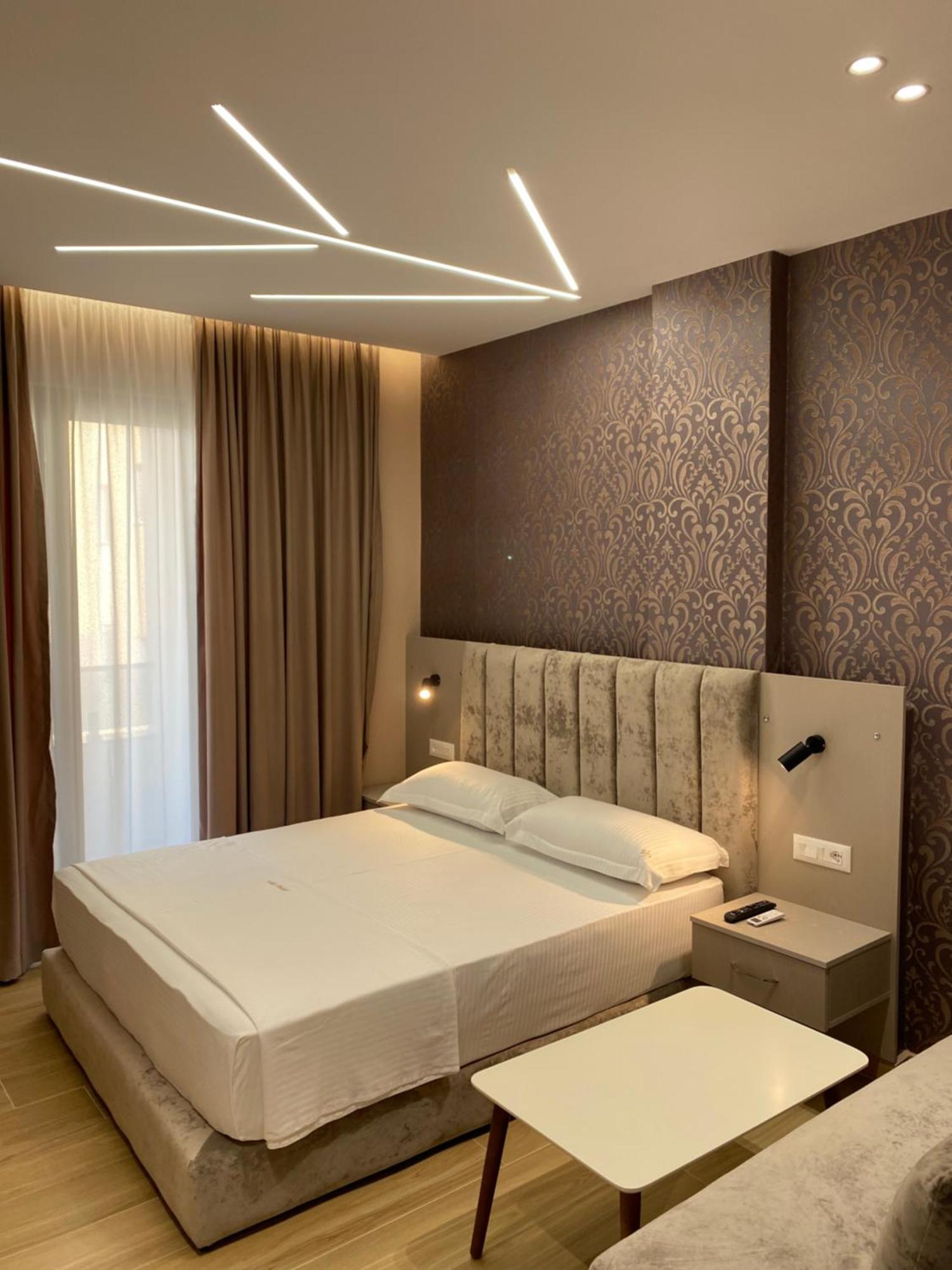 Hotel Vila Dedej ドゥラス エクステリア 写真